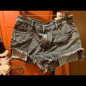 ✨NEW✨ High rise BDG shorts 🩳 size 32